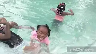 KID FAIL IN THE POOL CAN'T SWIM 😕