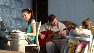 2013 год, февраль. Мы впервые решили с девчонками сесть за музыкальные инструменты.