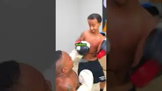 Baby Alien Boxing 👽🥊