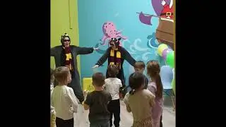 Смотрите в небе самолёт, а в самолёте том пилот... Аниматоры енотики. ТЦ Артерия Юкси парк