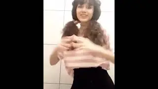Loli cringe lacrando na net