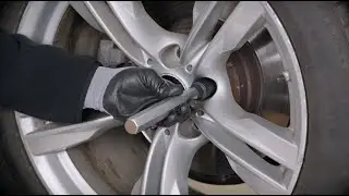 [EN] How to remove a locking wheel nut | Masters of Motion