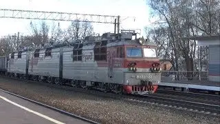 Электровозы ВЛ80С-1132/2173 и ВЛ80С-2726 и электровоз ВЛ80С-285 с грузовыми поездами