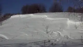 Снегоход из Сивы. Спуск с крутой горки.