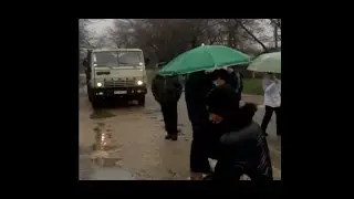 Жители перекрыли проезд большегрузного транспорта