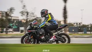 YAMAHA R1