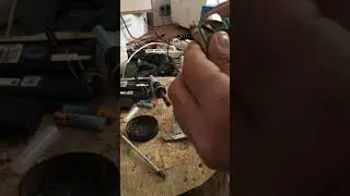 Şarj edilebilir pilin içini açıp inceledik