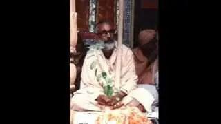 Srila Gurudev chanting japa