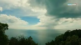 Helang pemangsa gah merentas Selat Melaka