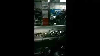 Removing the rear door panel of a Porsche Cayenne Turbo (2013) with a curtain
