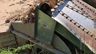 Self cleaning, water powered screen for irrigation pipeline