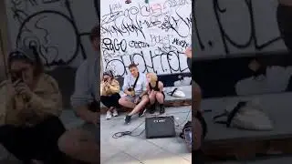 ФАНАТ МОРГЕНШТЕРНА, ПОЁТ НА УЛИЦЕ. РЕАКЦИЯ МОРГЕНШТЕРНА !