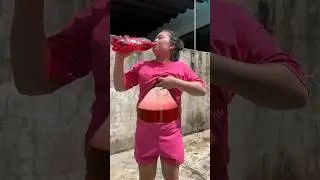 cool drink pet ke aar par dikhai deta hai