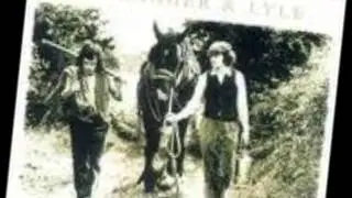 GALLAGHER & LYLE  - KEEP THE CANDLE BURNING ( VINYL 1980 ) ( ORIGINAL RELEASE 1974 )