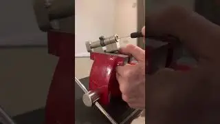LOCK THUMB TURN BYPASS TOOL IS SO GOOD