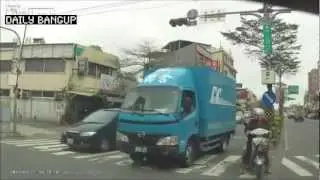 Daily Bangup 2-21-2013 Car Crash Compilation - ДТП