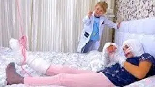 ДОКТОР СТАВИТ ГИПС Для детей KIDS Children Дана доктор лечит пациента и не делает укол! 1080p