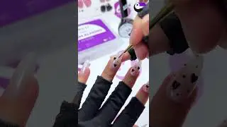 Use the chrome powder to create elegant pearl white nails🤍🖤💅✨ #gelxnails #nailart #nails #nailtips