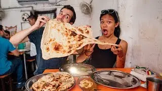 Foreigners try Insane GIANT Naan in Delhi & 10 Hours Dahl 😱 Delhi Indian Street Food