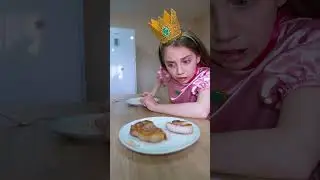 Big Super Mario VS Little Princess Peach 