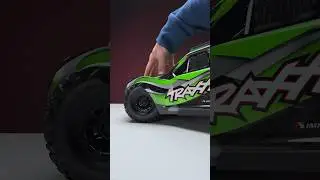 Maxx Slash by Traxxas 70+ mph. VXL-6s brushless system 