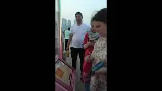 机器人做冰淇淋 Робот делает мороженое