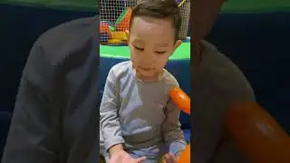 Сынок в детской игровой комнате🤩🥳