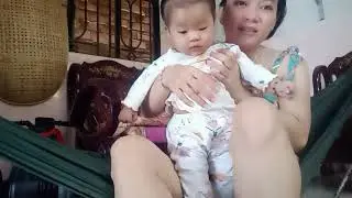 nay lisa vui vẻ quá hé.cuoi hoài#breastfeeding @nguyenquoctrung1988