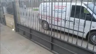Motor Vds de 600 Kilos colocado en Puerta corredera