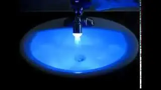 Светодиодная насадка на кран с цветной подсветкой воды