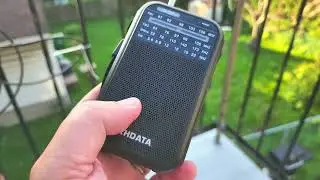 XHDATA D-220 DSP inexpensive portable AM FM SW receiver to have fun with