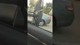 Машинка с пиратским флагом. 🏴‍☠️ Люди во Флориде живут весело!
