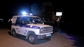 Полк ППСП катается по алее на Ботанике