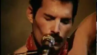 Queen - We Are The Champions  (LIVE)