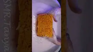 ASMR Sponge Squeezing #satisfyingspongesqueezing #asmrspongesqueezing