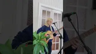 Valerie - Amy Winehouse (Cover by Kahlia)