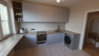 Современная кухня с фасадами ПВХ и торцевыми ручками!
