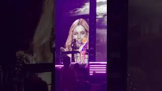 Kelsea Ballerini - Jonas Brothers banter/mini-covers - Milwaukee
