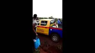MAN CAUGHT BANGING SOMEONES LADY IN A CAR (PROBOX)