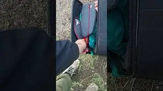 Как люди выкидывают ненужные им вещи,где то страдают беспомощные,нуждающиеся люди,ЗОВ ПОМОШИ ....