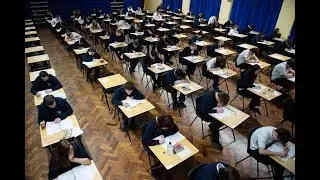 English language students asked ‘What is a selfie’ in GCSE exam