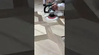 Полировка глянцевого паркета на объекте