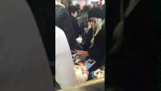 Zoe Kravitz of Big Little Lies signing autographs