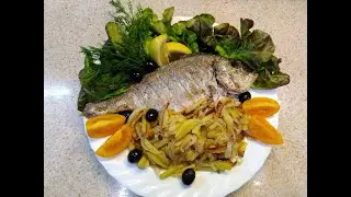 Дорадо с жареным картофелем.