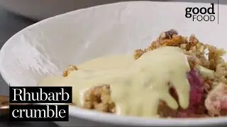 How to make rhubarb crumble