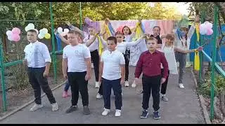 Україна моя рідна , ти моя земля .