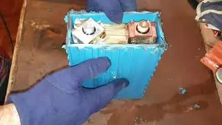 We sawed apart a LiFePo4 battery after 10 years of use. What's inside?