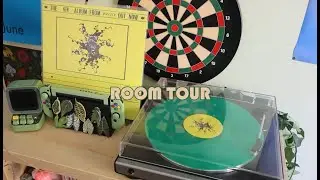 2025 Room Tour ⚘ Bugs, Records, Trinkets!