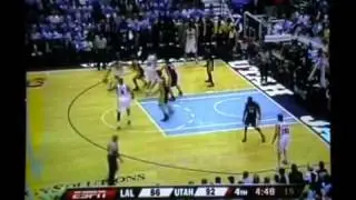 Kobe Bryant - passes to the backboard and finishes with a dunk!!!