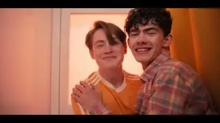 Nick and Charlie (Hearstopper) - Kiss me